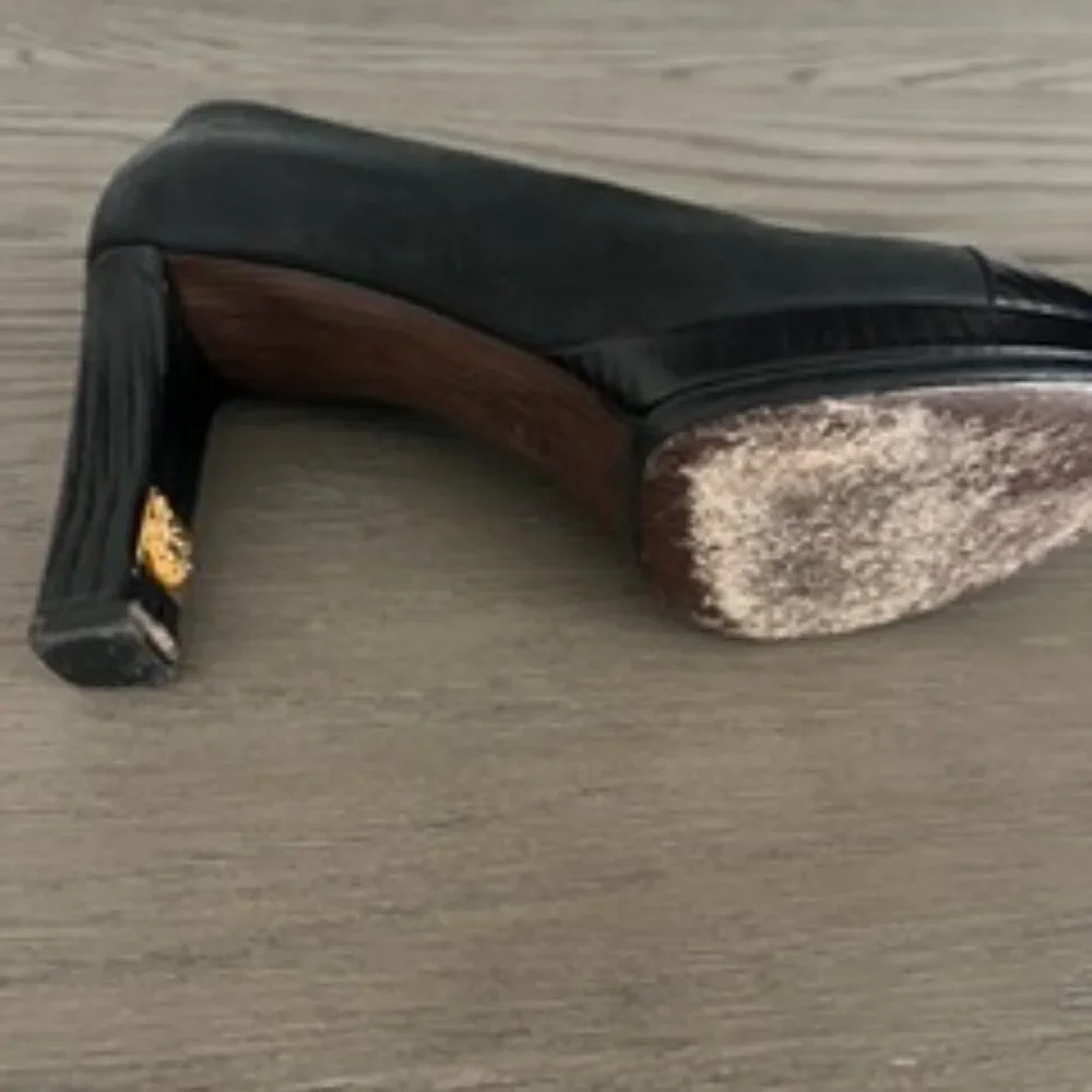 Shoes - Picture 2 of 3